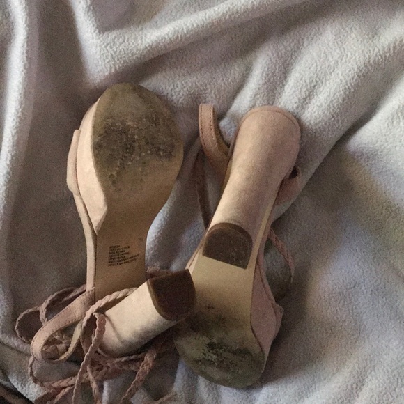 Heels - Picture 5 of 5